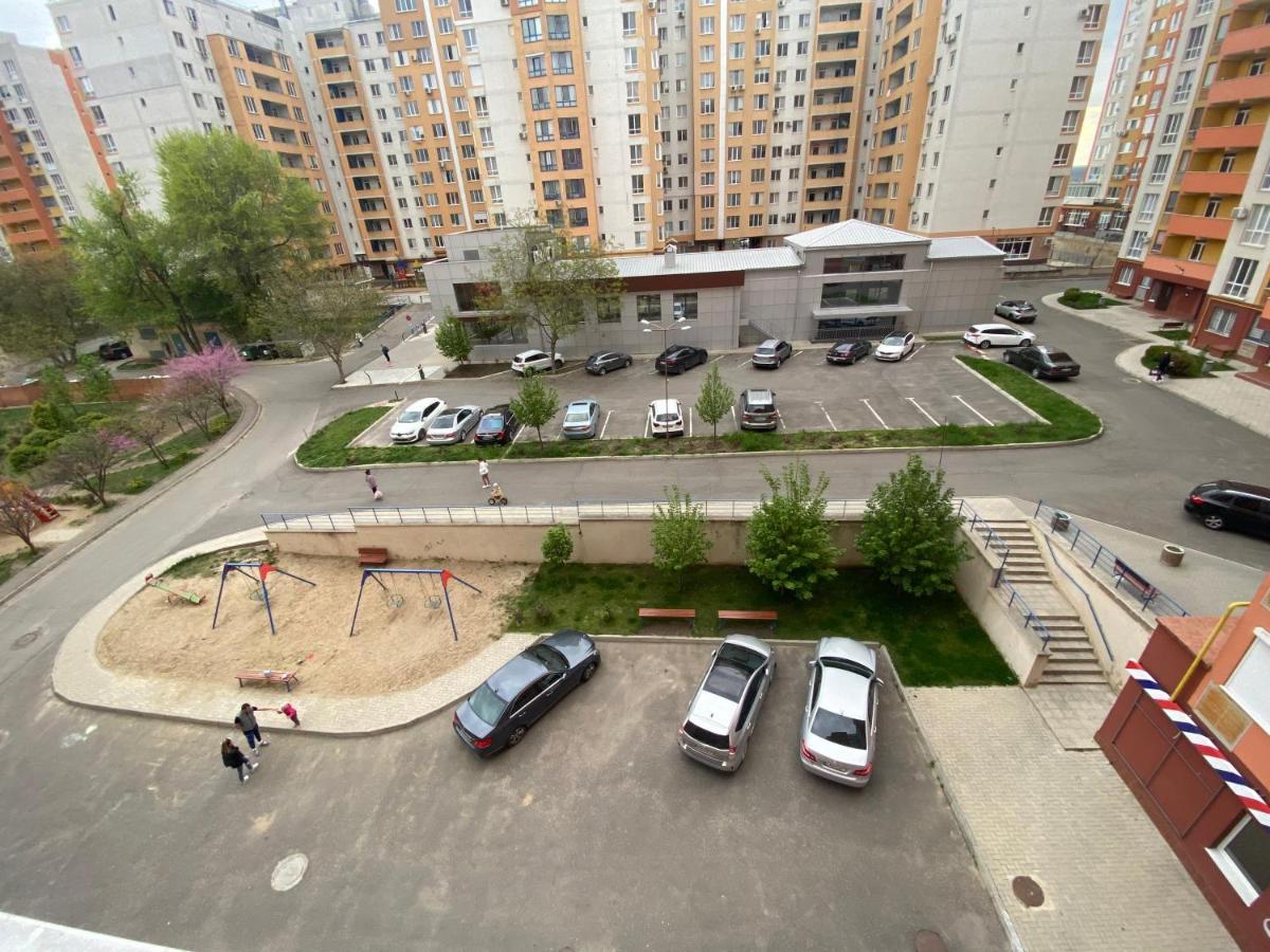 Two Bedroom Large Apartment In Chisinau Exterior foto