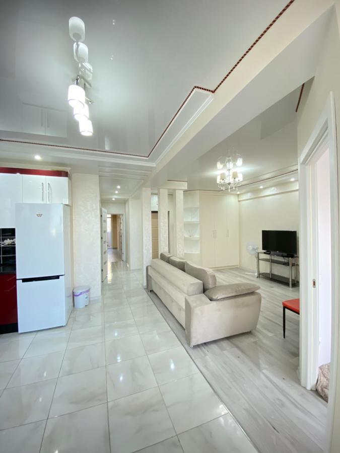 Two Bedroom Large Apartment In Chisinau Exterior foto