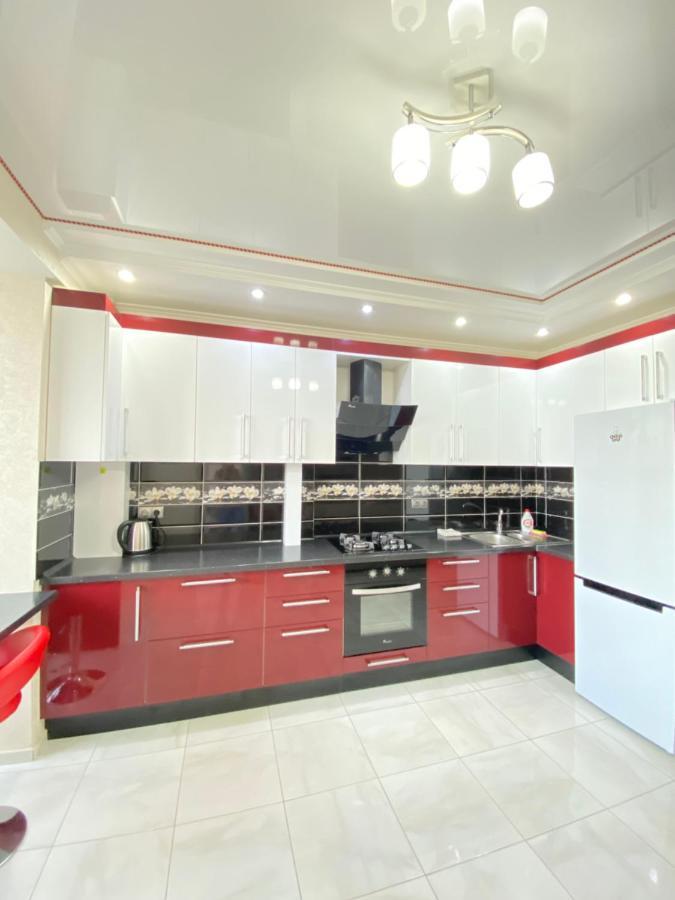 Two Bedroom Large Apartment In Chisinau Exterior foto