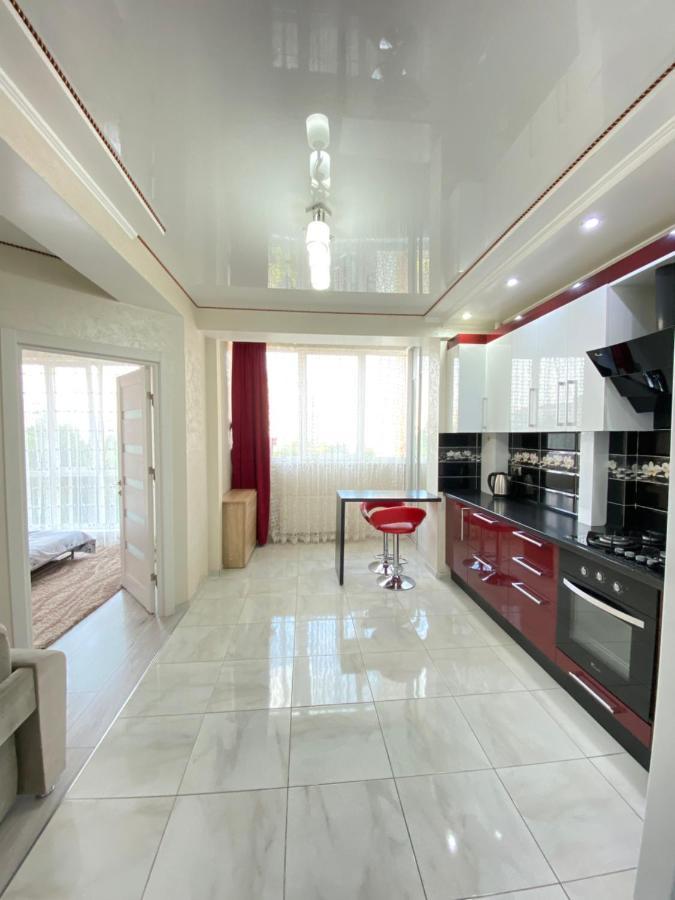 Two Bedroom Large Apartment In Chisinau Exterior foto