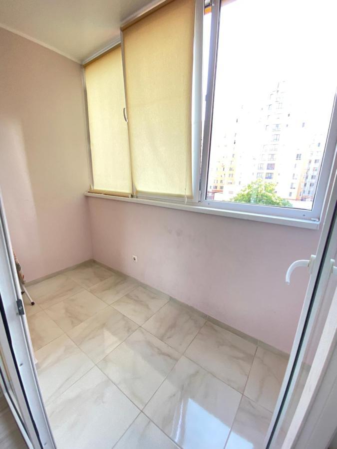 Two Bedroom Large Apartment In Chisinau Exterior foto