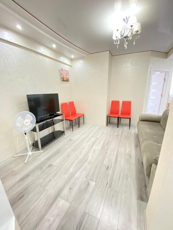 Two Bedroom Large Apartment In Chisinau Exterior foto