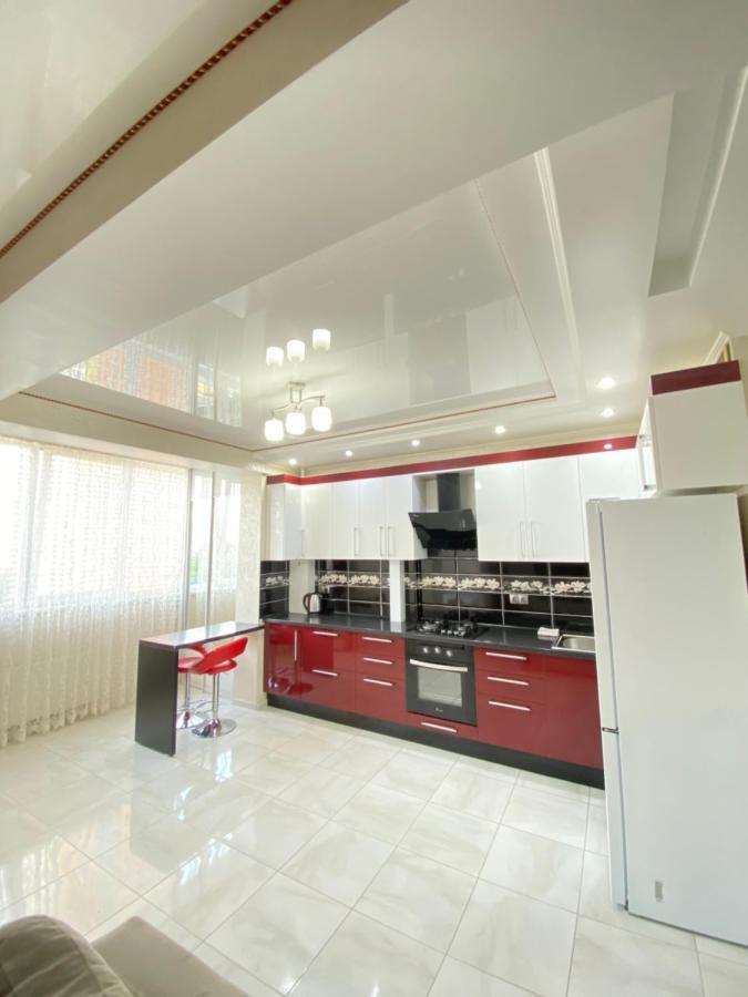 Two Bedroom Large Apartment In Chisinau Exterior foto