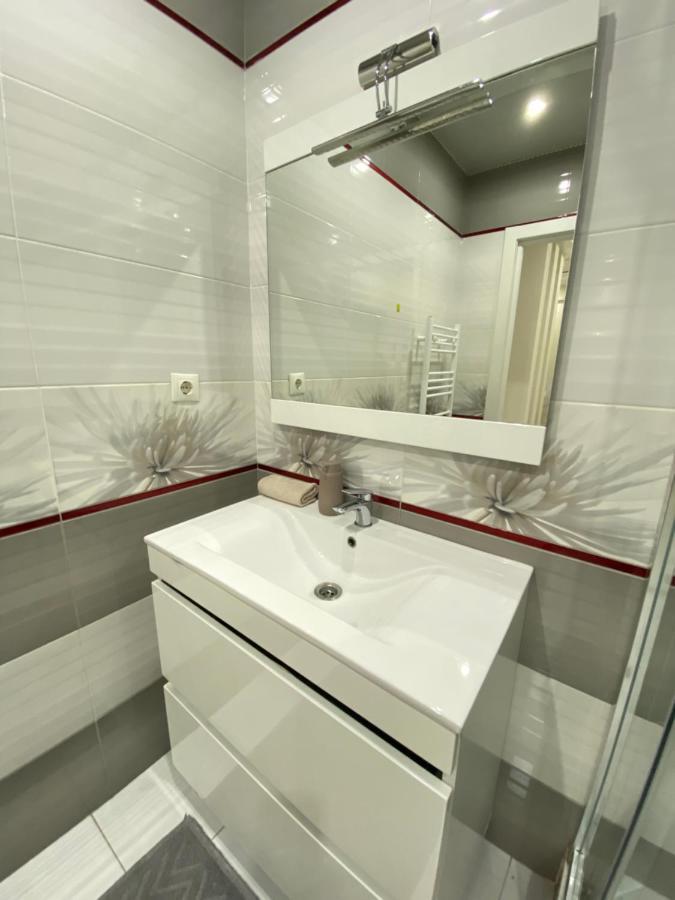 Two Bedroom Large Apartment In Chisinau Exterior foto