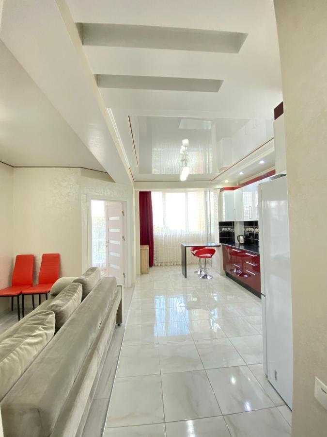 Two Bedroom Large Apartment In Chisinau Exterior foto