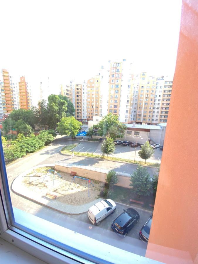 Two Bedroom Large Apartment In Chisinau Exterior foto